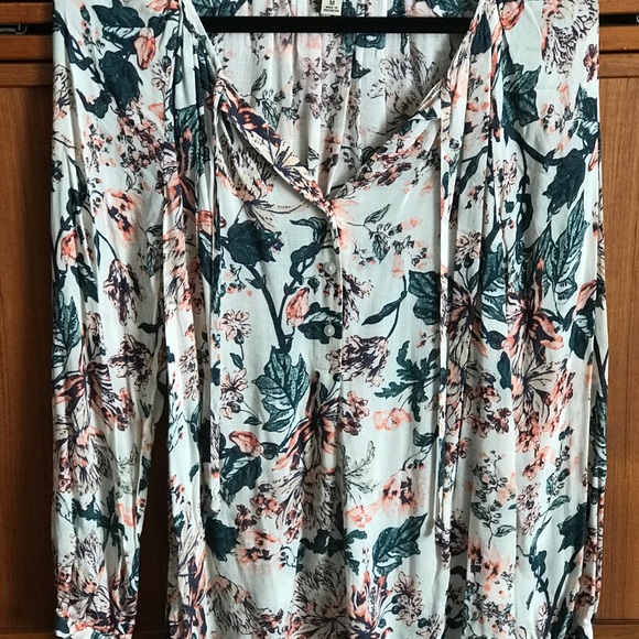 Luckybrand button down top size medium - Picture 2 of 8